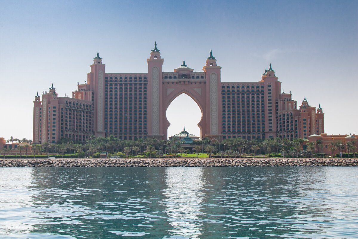 Hôtel Atlantis de Dubai vu depuis la mer