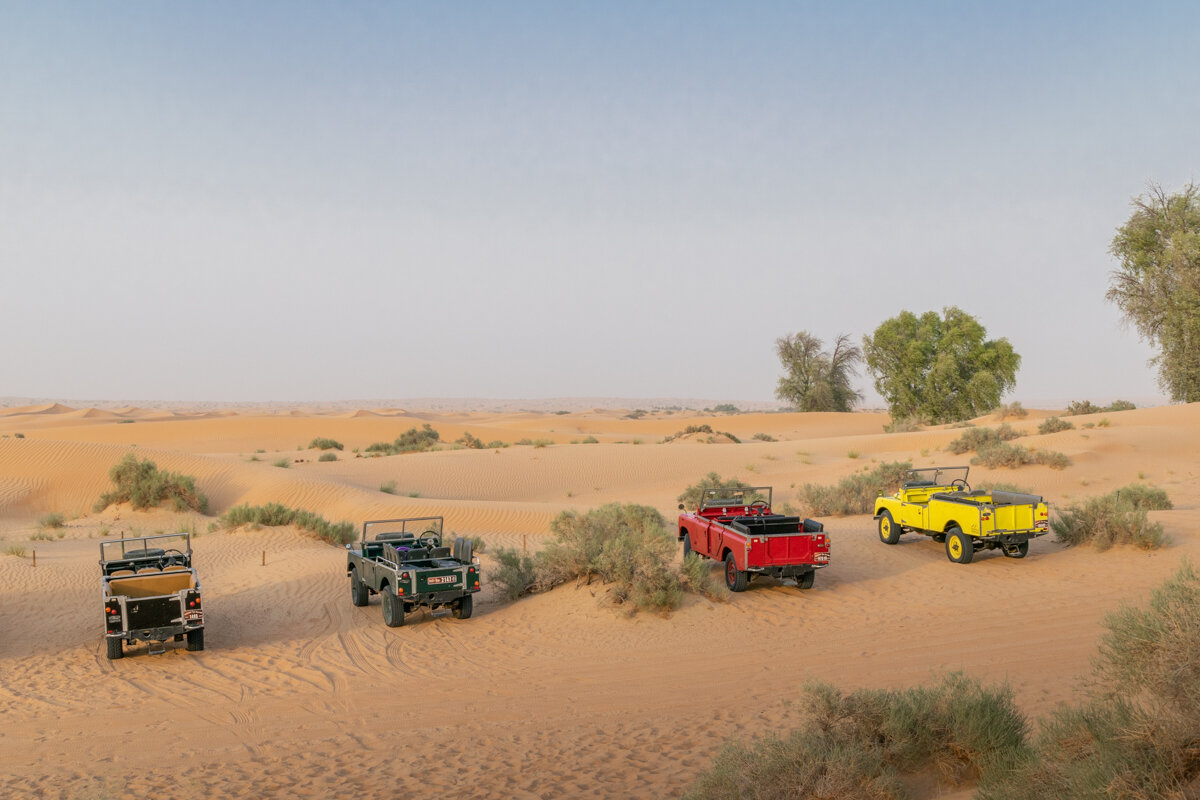 Jeeps dans une excursion désert à Dubai