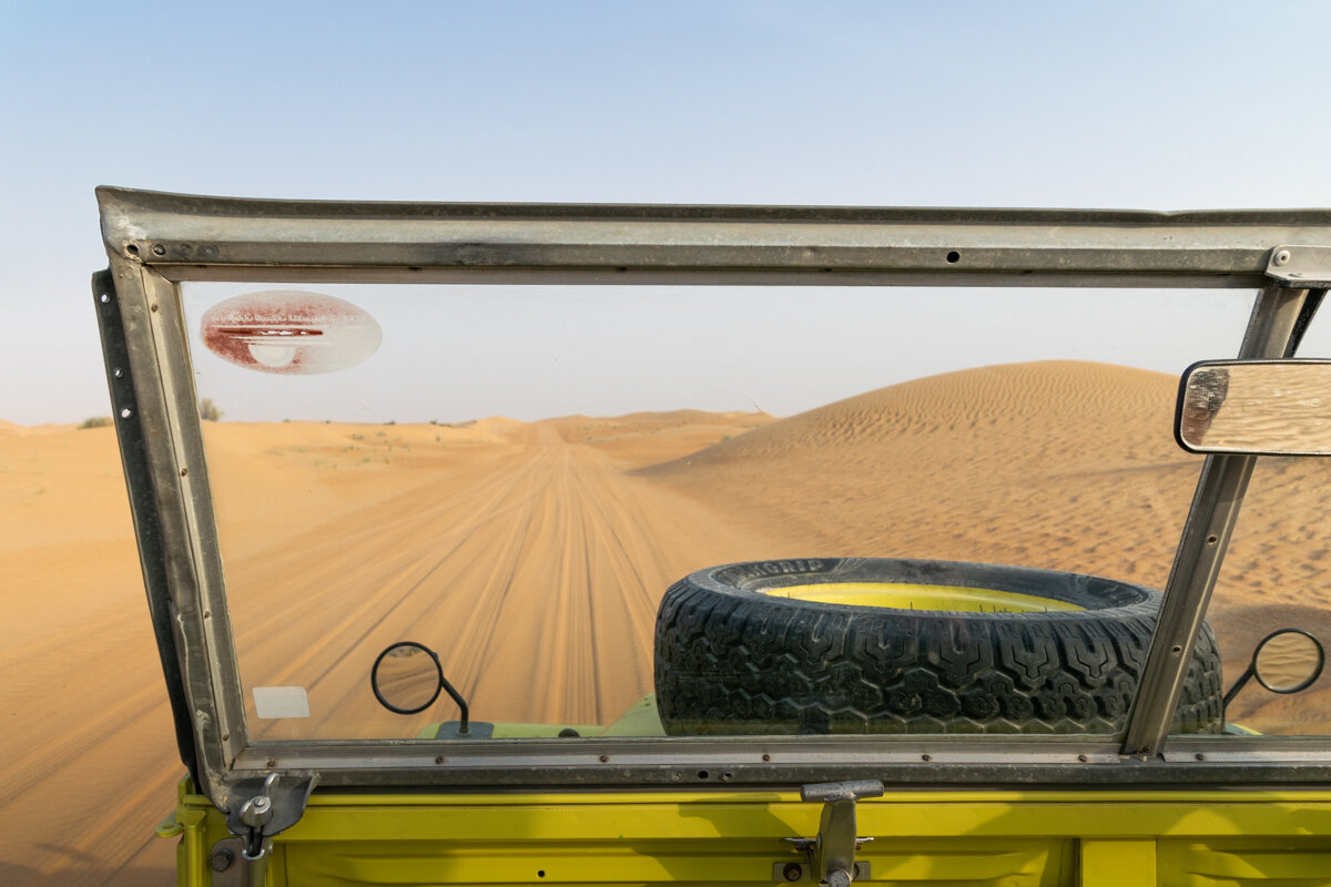 Vue depuis une jeep dans une excursion désert à Dubai