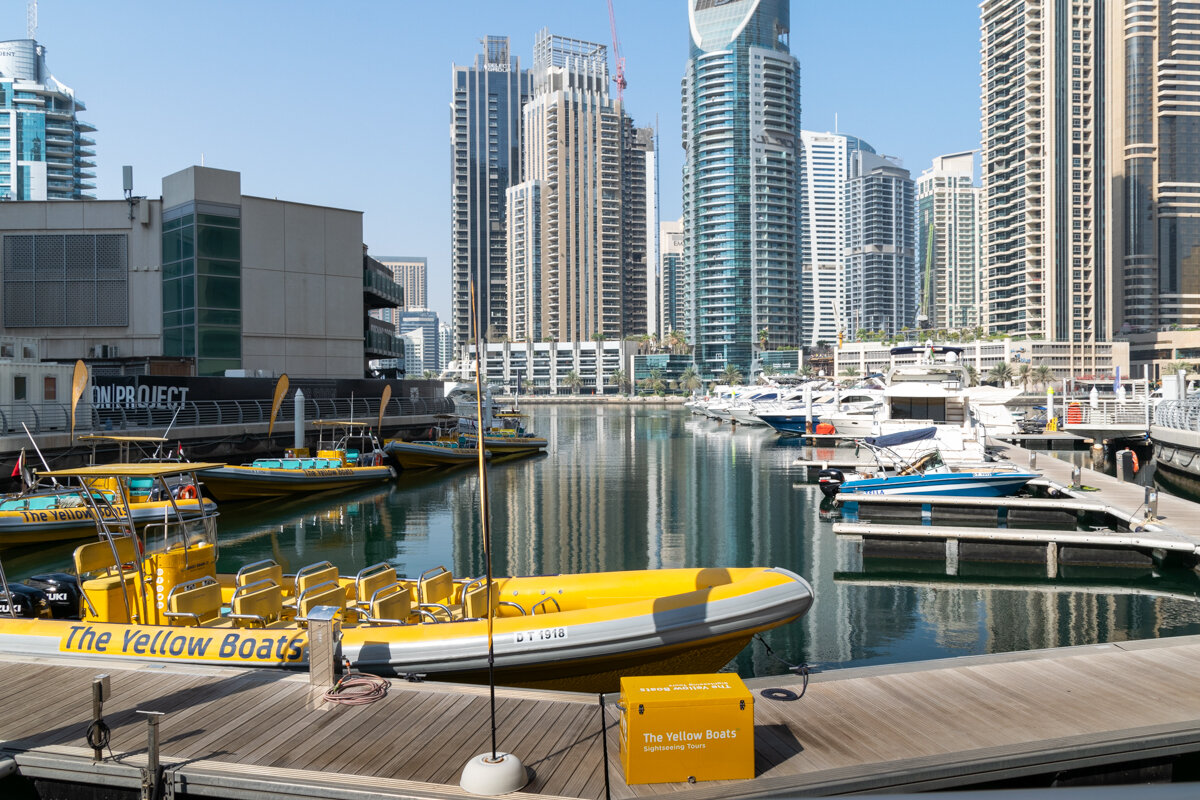 Yellow Boat à quai à Dubai