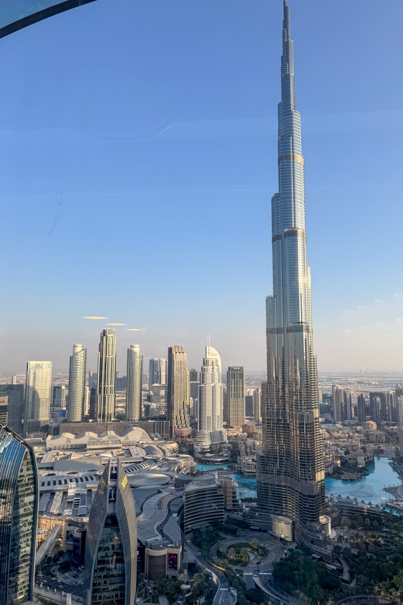 Vue sur Burj Khalifa et les fontaines depuis Skyview, Dubai