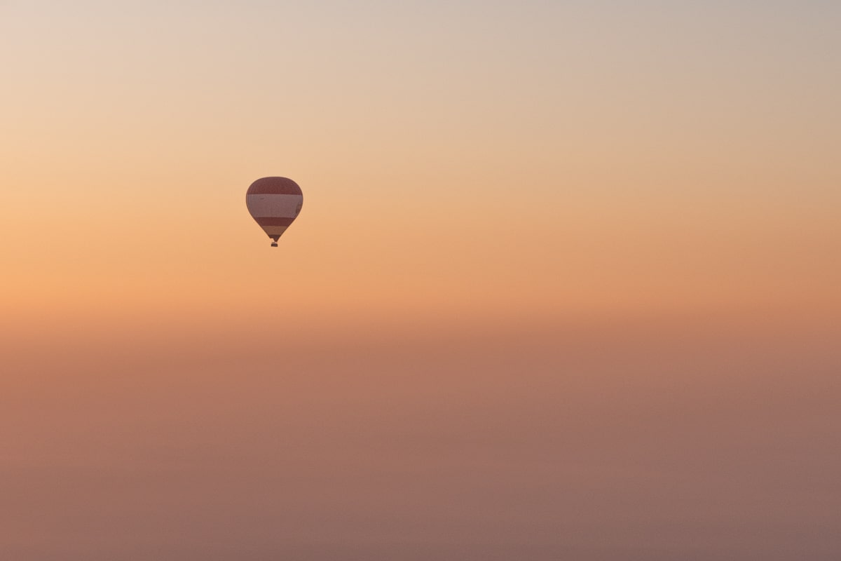 Montgolfière dans le ciel