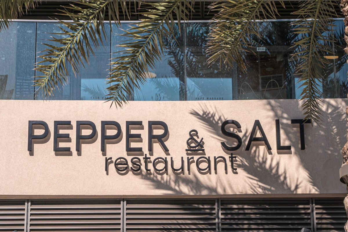 Restaurant dans la marina